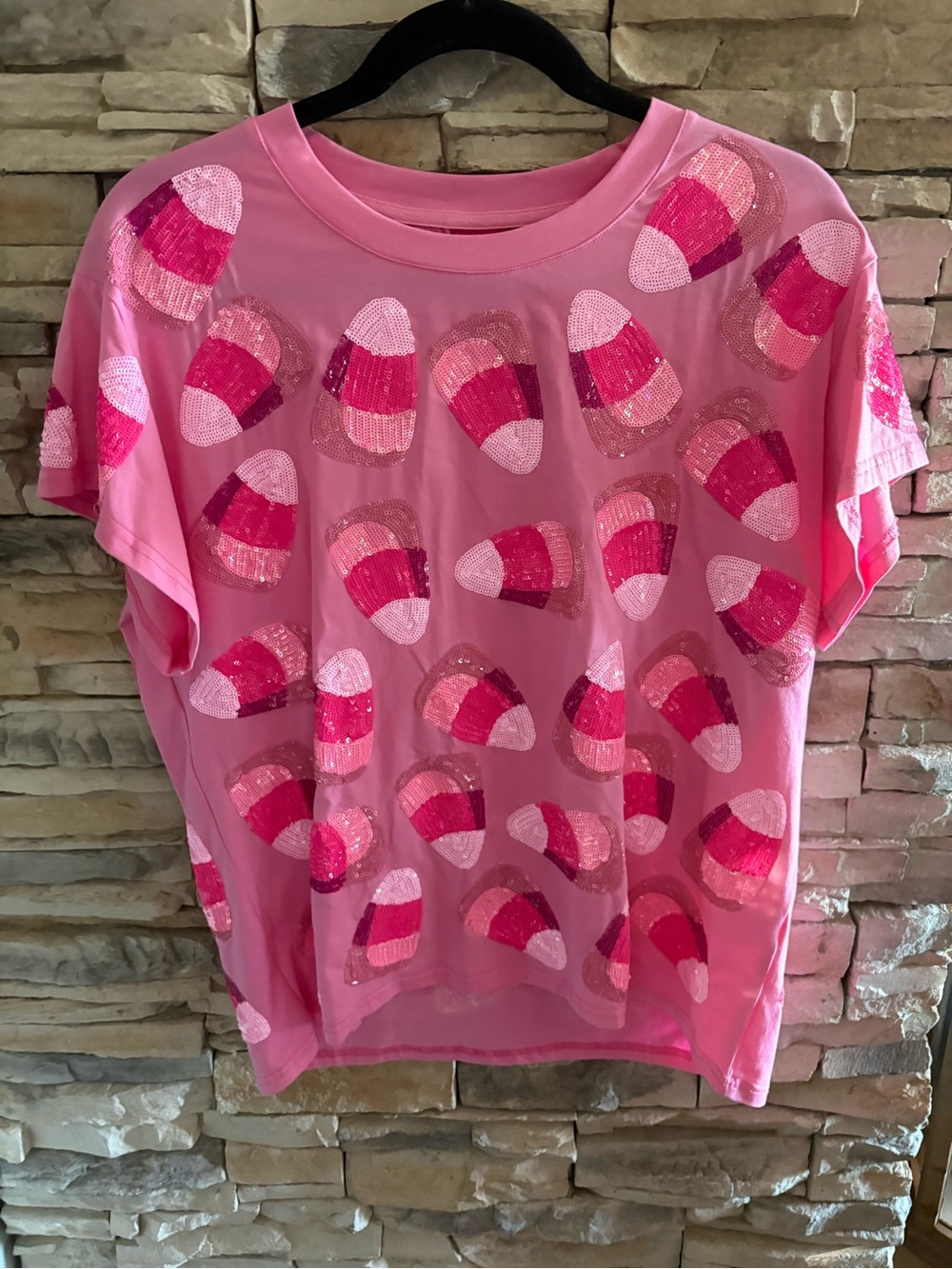 NWT, QUEEN OF SPARKLES Pink Short-Sleeve Sequin Candy Motif Tee S